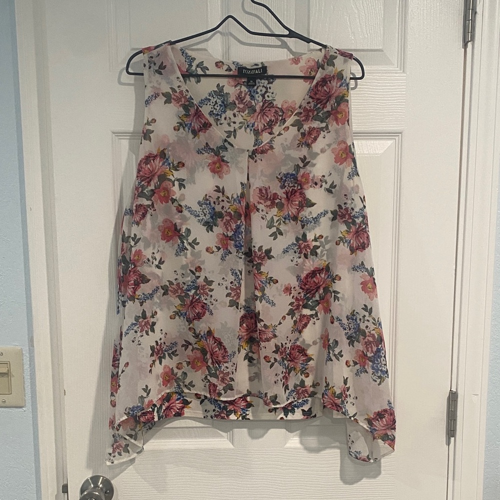 Roz & Ali Sleeveless Floral Top